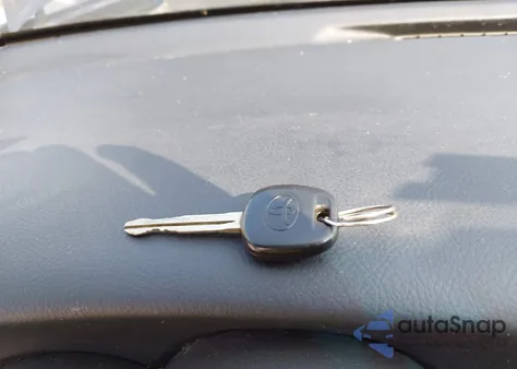 2006 Toyota Matrix from USA, damaged, VIN 2T1KR32E06C620192